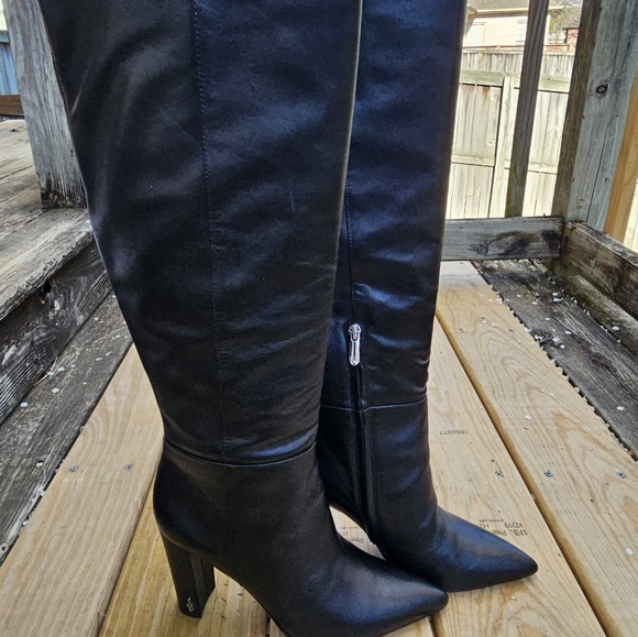 Boots - Picture 9 of 10